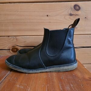 Red Wing Weekender Chelsea Boots